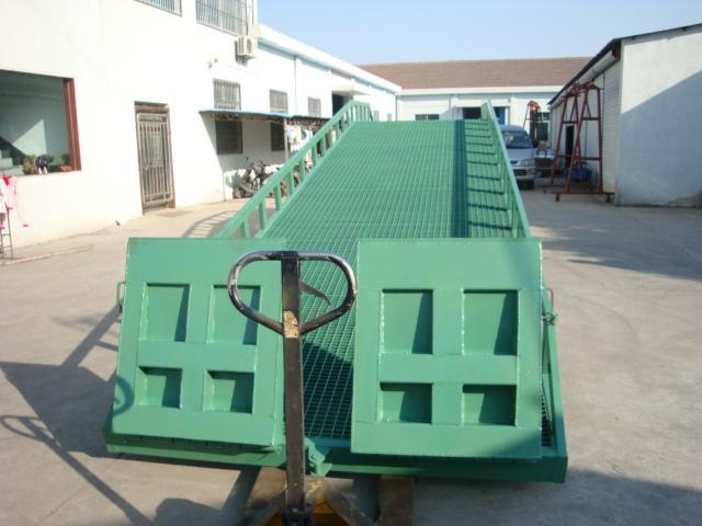 移動式液壓登車橋